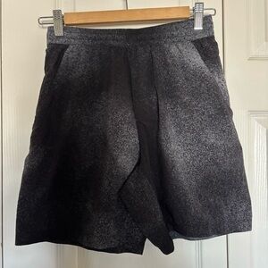 Lululemon sz X-Small MENS Pace Breaker short